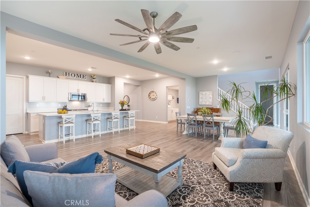 2550 E Penelope Lane