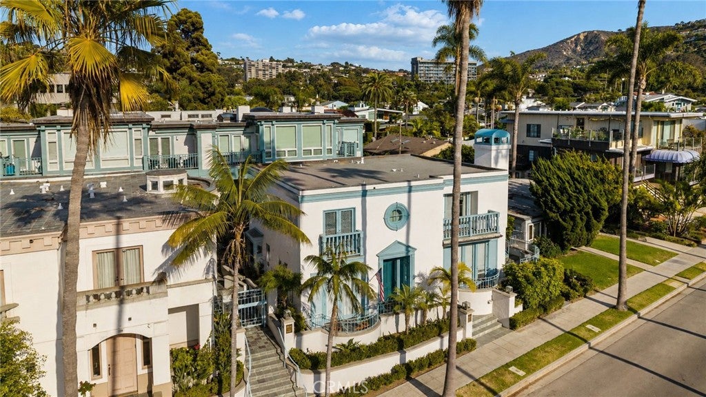 8031 Calle De La Plata