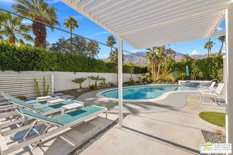 Photo of 805 E Garden Road, Palm Springs, CA 92262 (MLS # 26648457PS)