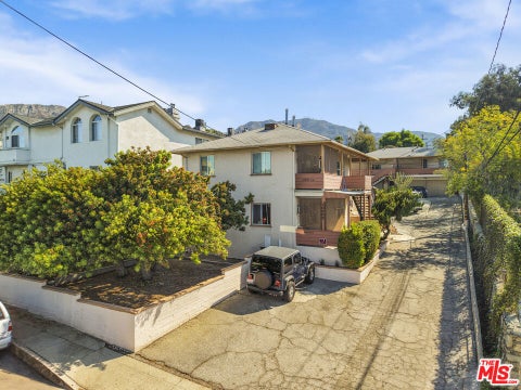 Photo of 10200 Pinewood Avenue, Tujunga, CA 91042 (MLS # 26992637)