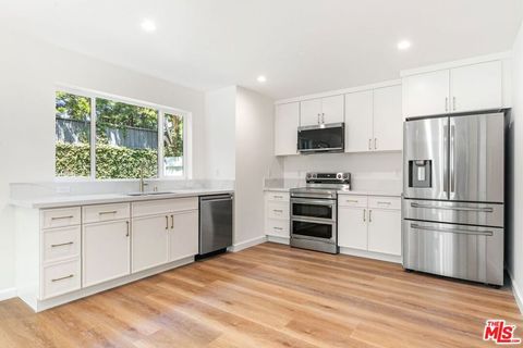 Photo of 1512 Durango Avenue #1512, Los Angeles, CA 90035 (MLS # 26830999)