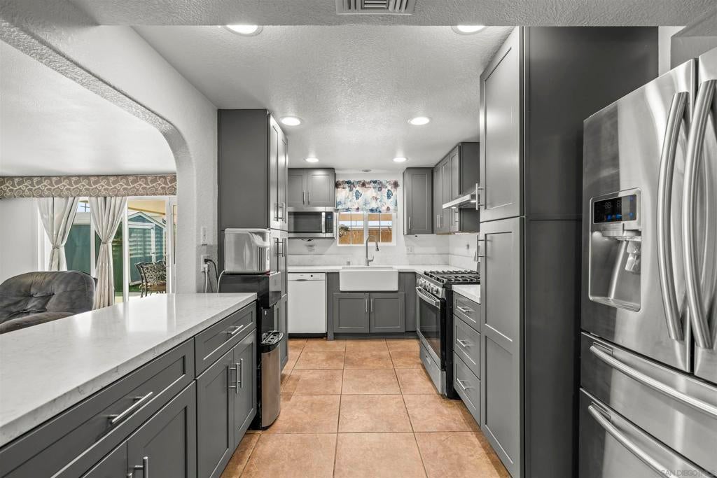 831 Hickory Ct.