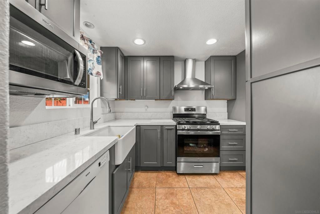 831 Hickory Ct.