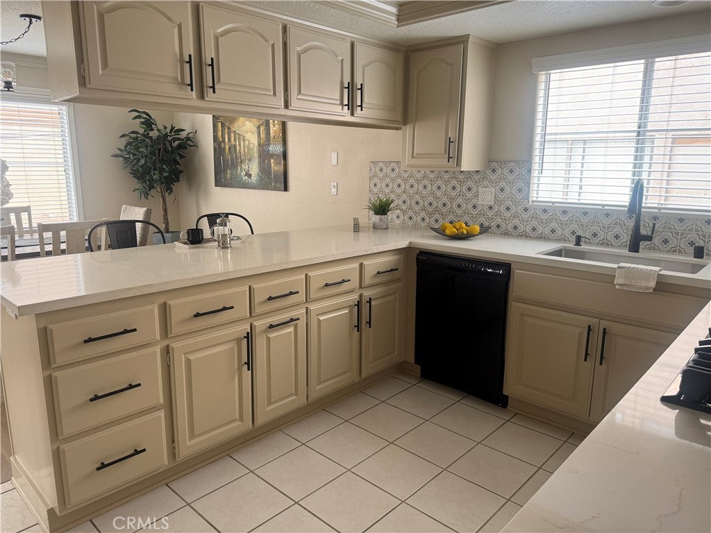 818 S Averill 2
