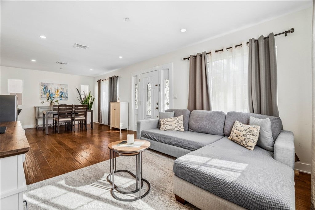 445 W Harvard