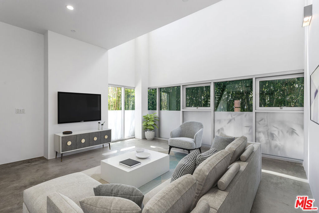 803 Wilcox Avenue 5