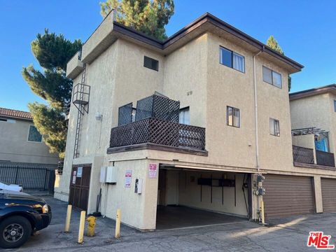 Photo of 9131 Burnet Avenue #10, North Hills, CA 91343 (MLS # 26665357)