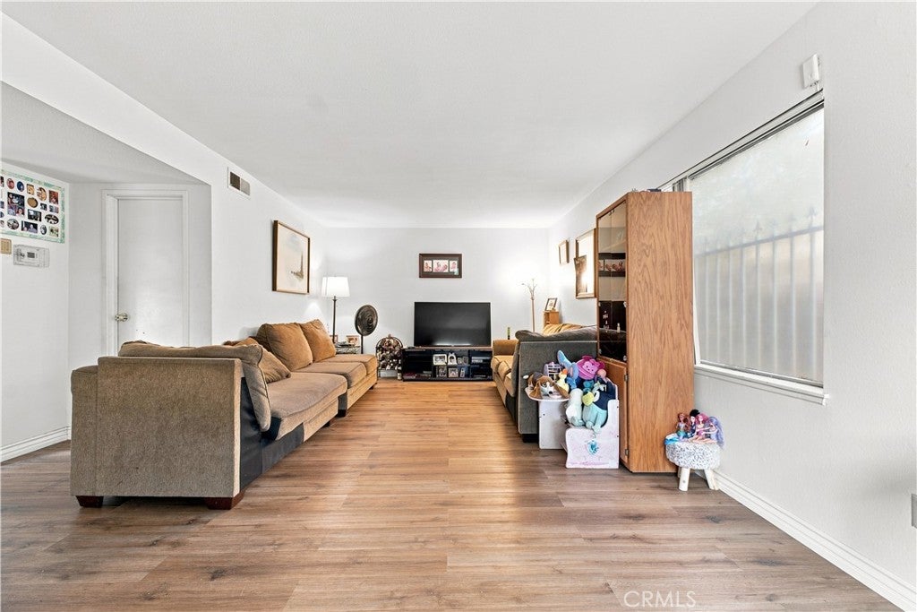 379 E Randall