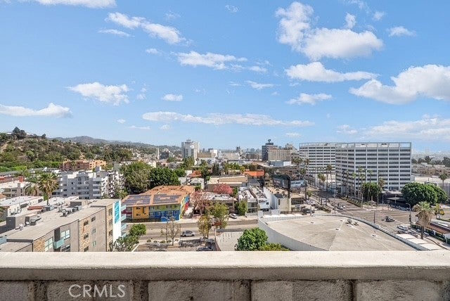 7135 Hollywood 1010