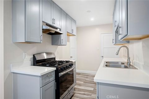 Photo of 2930 Fairmount Avenue #B, La Crescenta, CA 91214 (MLS # GD26052853)