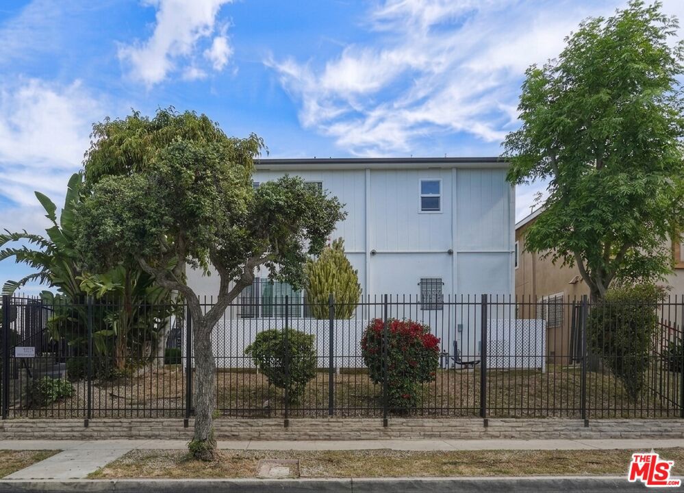 3213 Bartdon Avenue