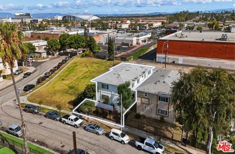 Photo of 3213 Bartdon Avenue, Inglewood, CA 90303 (MLS # 26832387)