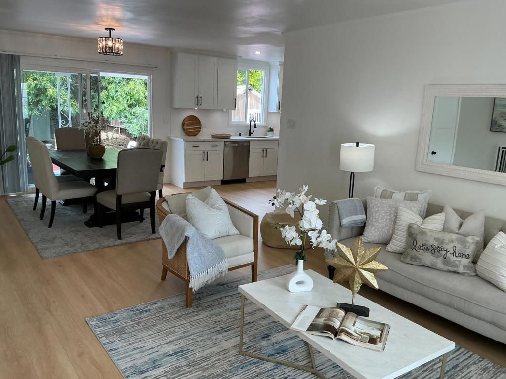 Photo of 3021 Glendale Avenue, Redwood City, CA 94063 (MLS # ML82049154)