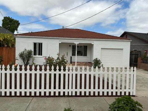 Photo of 3021 Glendale Avenue, Redwood City, CA 94063 (MLS # ML82049154)