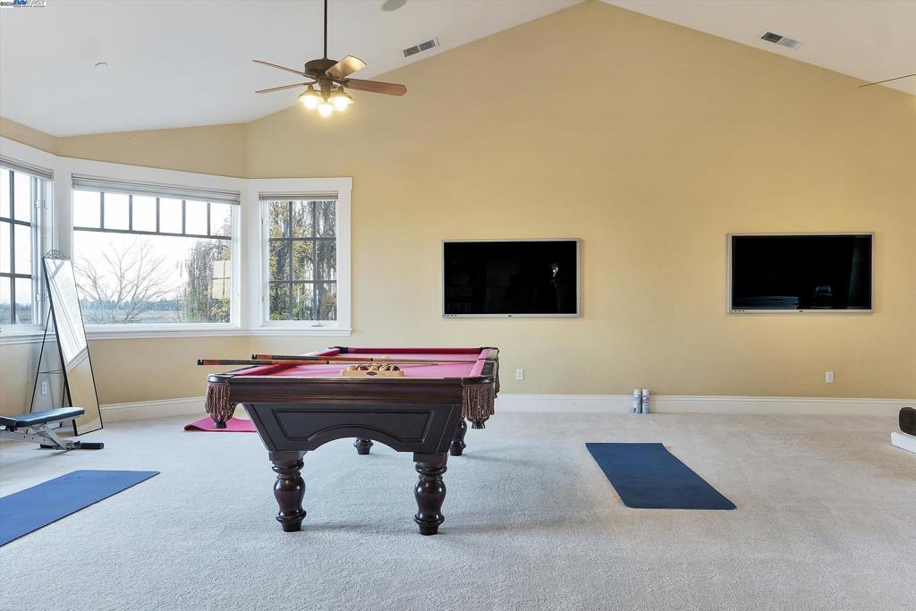 BRENTWOOD - Residential