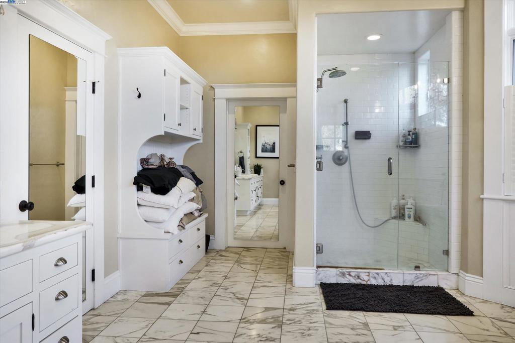 BRENTWOOD - Residential