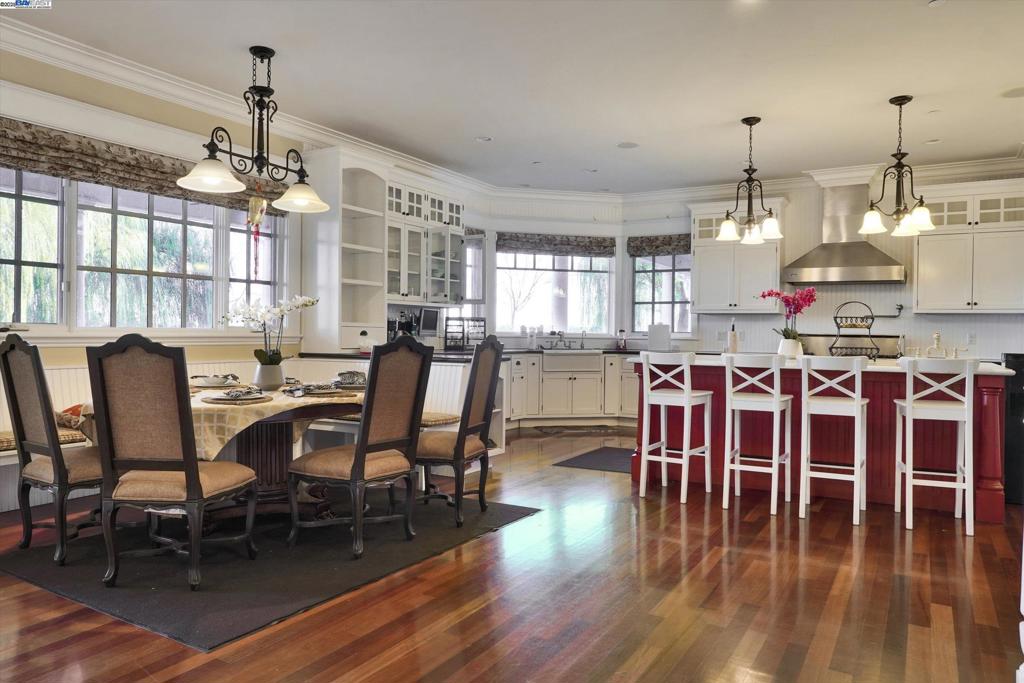 BRENTWOOD - Residential