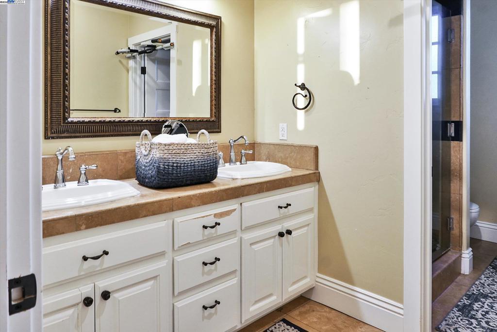 BRENTWOOD - Residential