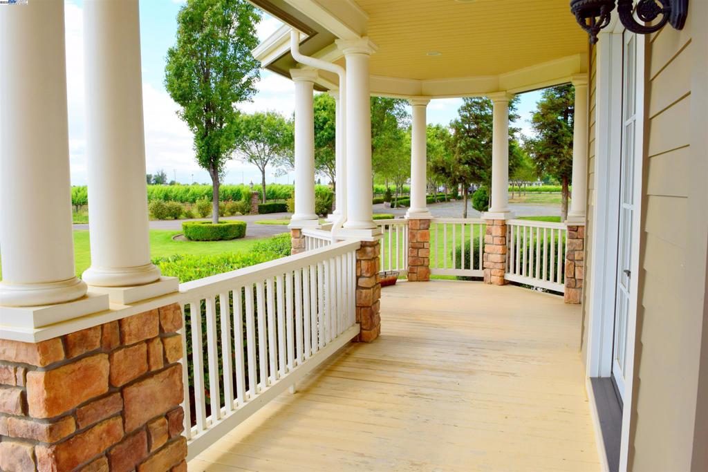 BRENTWOOD - Residential