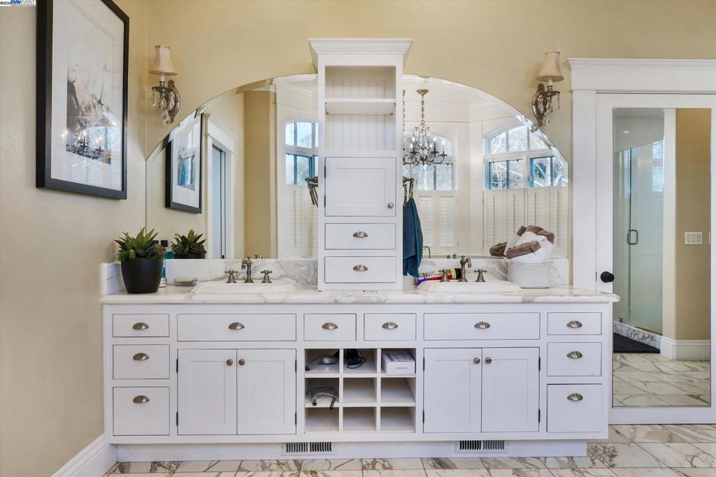 BRENTWOOD - Residential