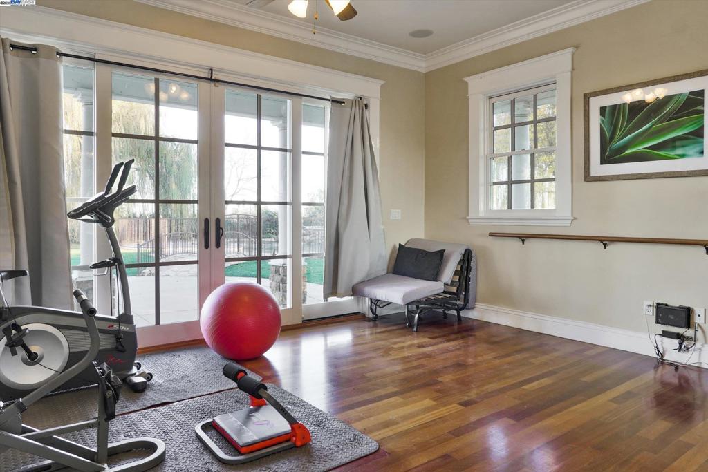 BRENTWOOD - Residential