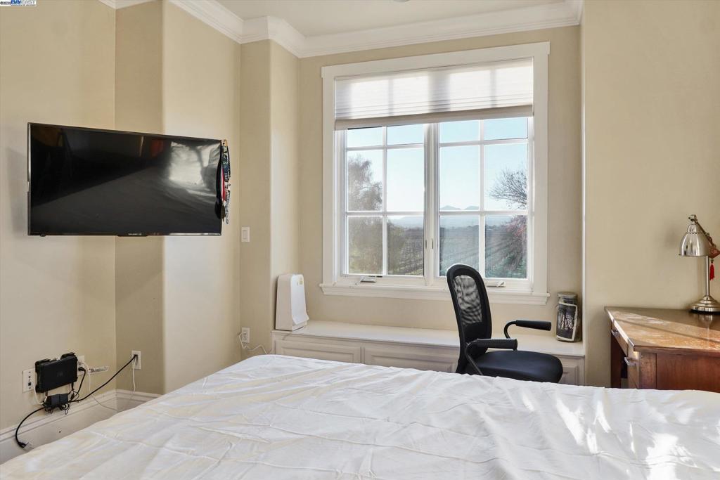 BRENTWOOD - Residential