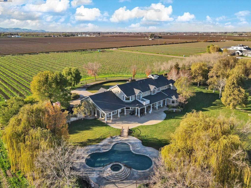 BRENTWOOD - Residential