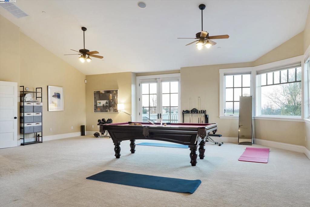 BRENTWOOD - Residential