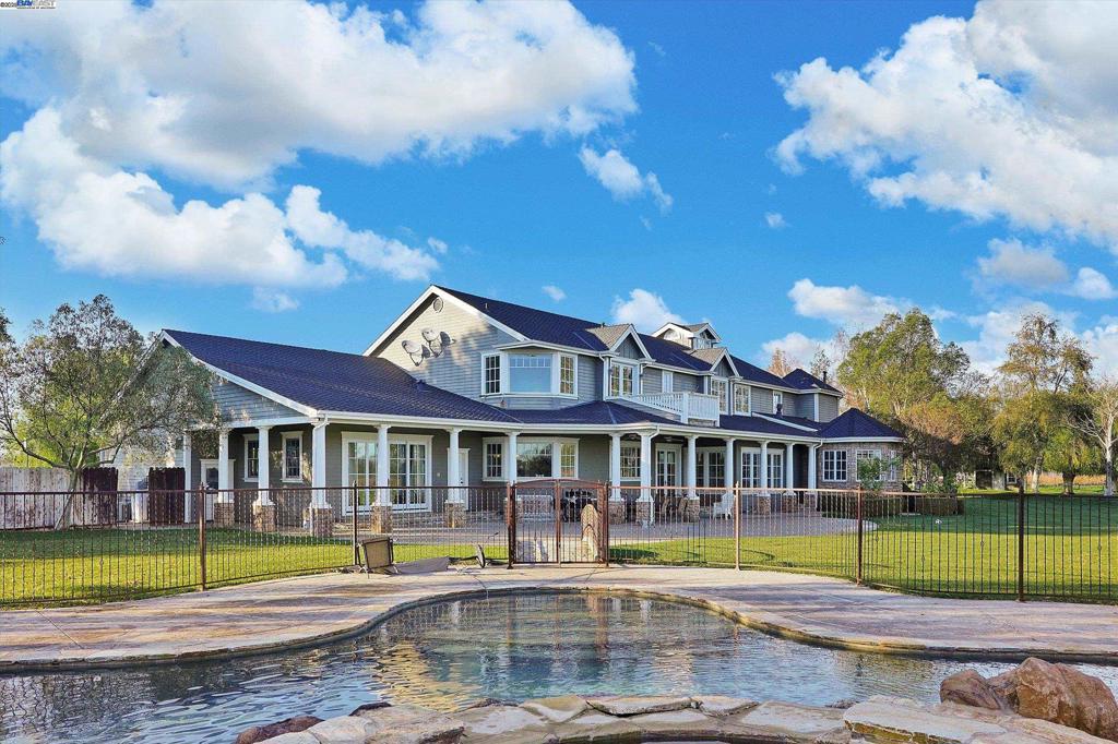 Properties 4 6740 Balfour Rd