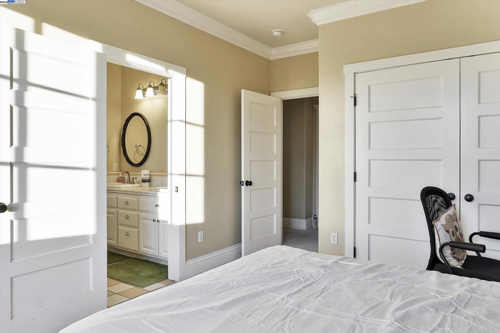 BRENTWOOD - Residential