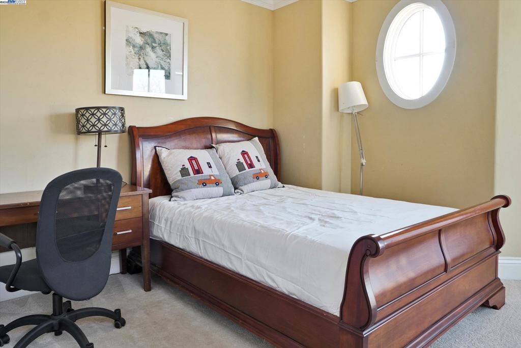 BRENTWOOD - Residential