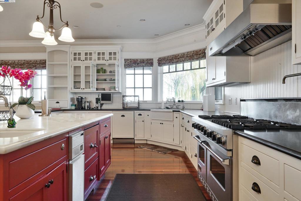 BRENTWOOD - Residential