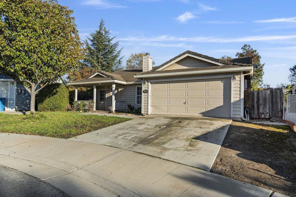 Photo of 2199 Raleigh Circle, Hollister, CA 95023 (MLS # ML82028301)