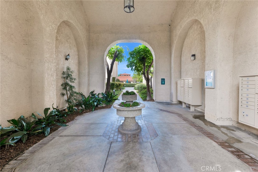 19545 Sherman Way 47