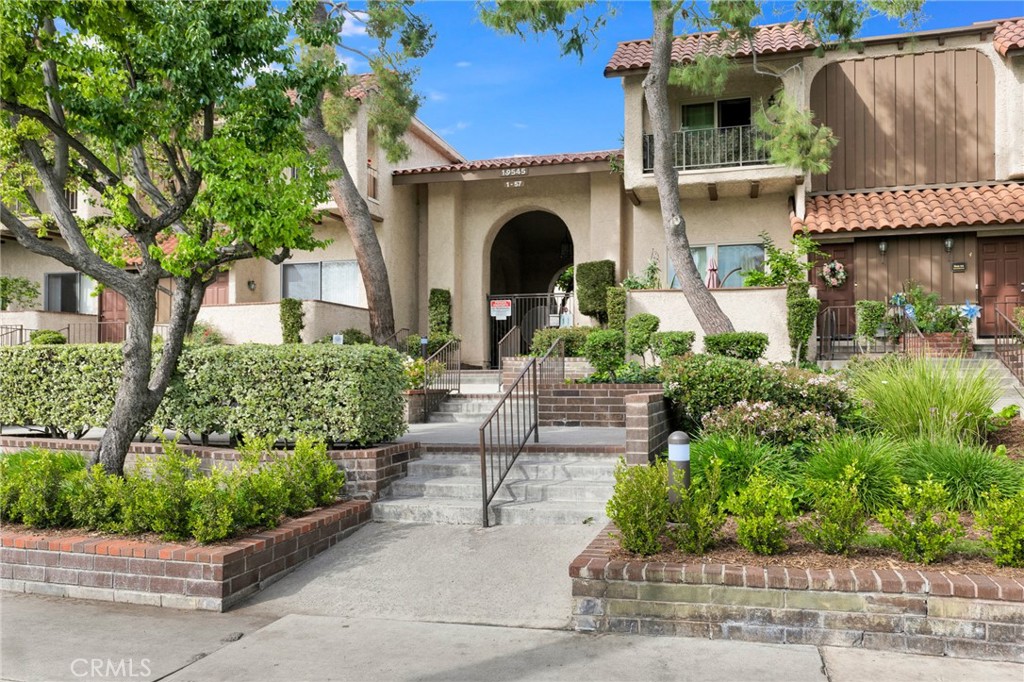 19545 Sherman Way 47