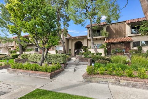 Photo of 19545 Sherman Way Way #47, Reseda, CA 91335 (MLS # SR26042780)