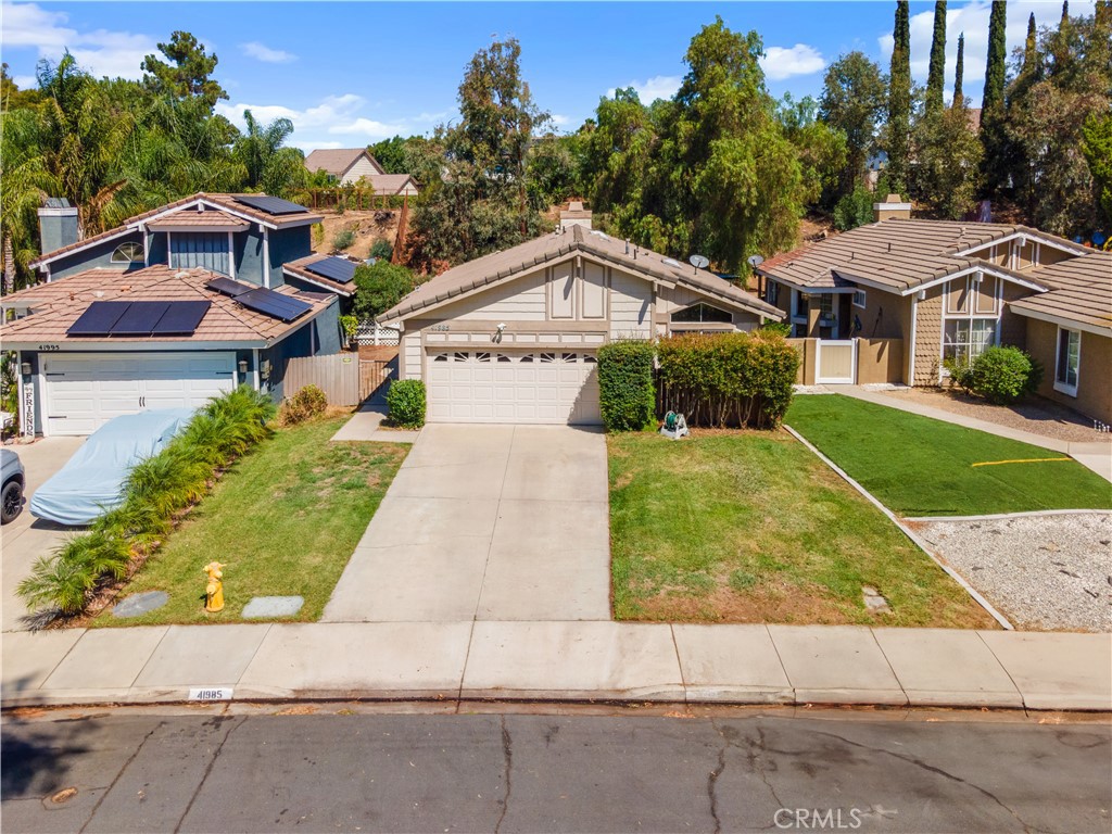 Welcome to your new home in the heart of Temecula!
This charming single-story residence offers 3 spacious bedrooms, 2 bathrooms, and a versatile bonus room located in the garage. The home features a two-car garage and boasts cathedral ceilings in the living room, creating a bright and open feel.
Enjoy tile flooring throughout the living room, dining area, kitchen, and hallways, with laminate flooring in all bedrooms for easy maintenance. The expansive backyard is perfect for children to play, outdoor entertaining, and family gatherings.
Additional highlights include a durable tile roof that can help reduce insurance premiums and offer long-lasting protection. Situated in a highly sought-after neighborhood with excellent schools, this home is centrally located near the 15 freeway, shopping, dining, the Temecula Mall, and Pechanga Casino.
Don’t miss your opportunity to own this beautiful home in one of Temecula’s most desirable areas!