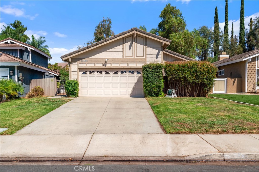 41985 Kaffirboom Court