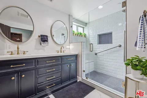 11218 Camarillo Street Unit 305, North Hollywood, CA 91602 - MLS#: 25602955