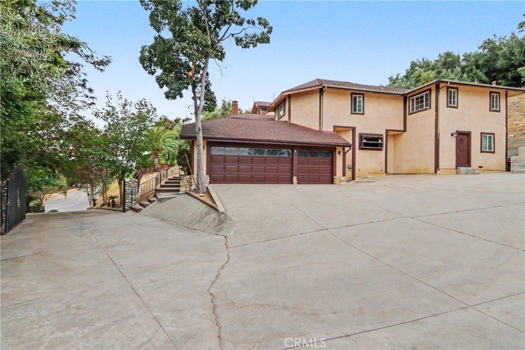 2251 Oak Shade