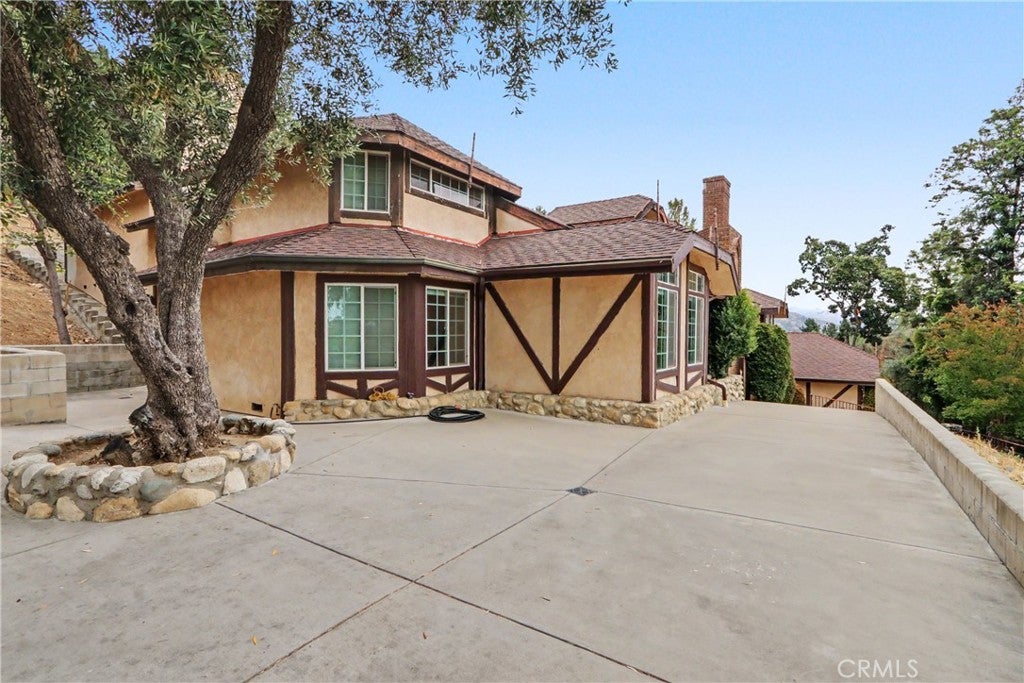 2251 Oak Shade