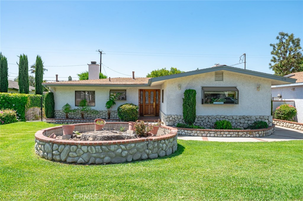 1038 E Meda Avenue