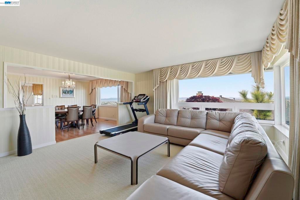 1961 Marineview Dr
