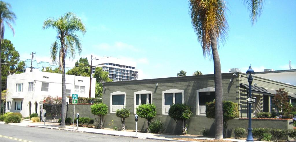 Approx. 2,454sf office building w. 8 secured on-site parking spaces AND classic two-story duplex (both large one beds). Duplex approx. 2,264sf + one garage. Total land area approx. 9,370sf. Office building is leased to December 2026 - no options. Prime Bankers Hill location - super-quality real estate. Land assemblage for possible future development!