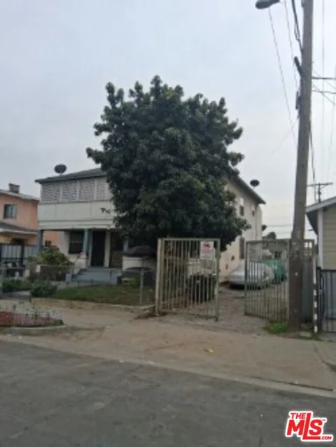 MLS: 26997829