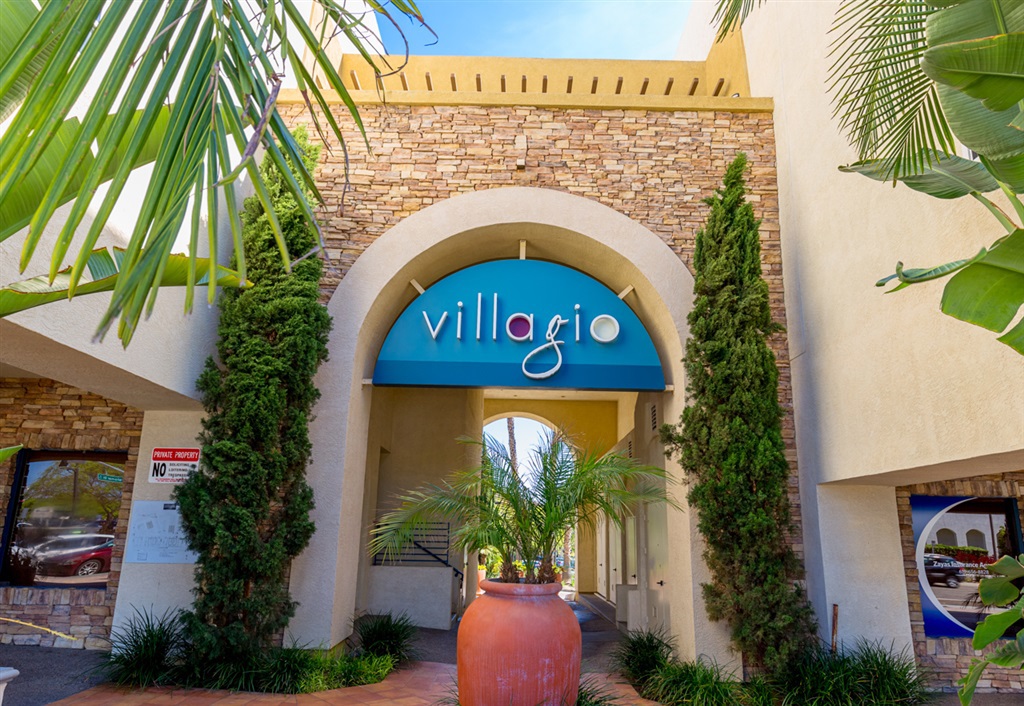 *** Great Opportunity to live in this beautiful corner unit townhome. Private entrance and attached garage in the heart of Otay Ranch. Wood laminate flooring throughout, granite title countertops, balcony with gorgeous views all the way to San Miguel Mountain. Dual sinks in master bath with walk in closet. Refrigerator and washer and dryer. Open floor plan with most of the living space in one level! Complex features 2 Gyms. Good Location !!!,, Must see !! *** Ready to move in *** Neighborhoods: Otay Ranch Sewer: Sewer Connected