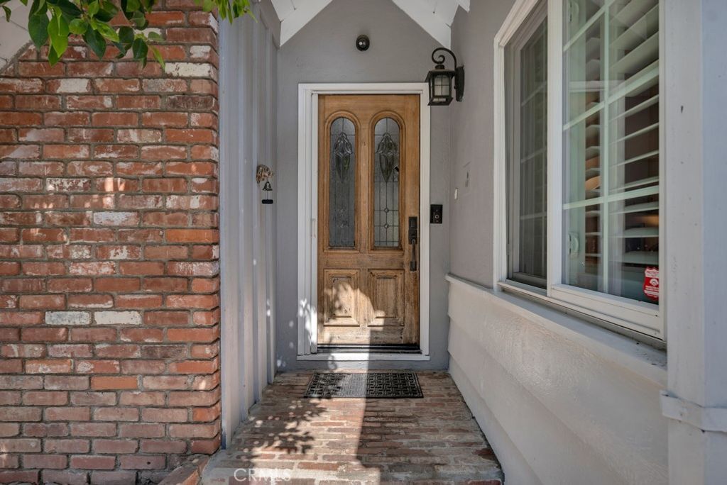 Photo of 22117 Ybarra Rd, Woodland Hills, CA 91364 (MLS # SR26053667)