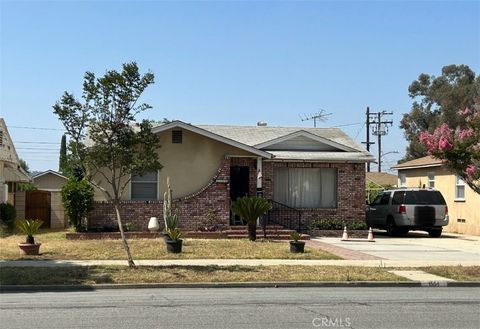 Photo of 1554 3rd Street, La Verne, CA 91750 (MLS # CV25229233) Photo of 1554 3rd Street, La Verne, CA 91750 (MLS # CV25229233)