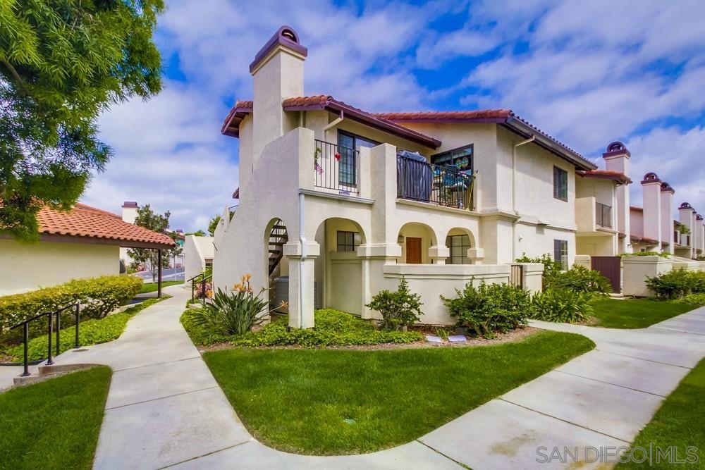 BEAUTIFUL, single level end unit, with attached two car garage. All new flooring and great conditions property. Private "LAS PALMAS", community, with Perfect LOCATION.