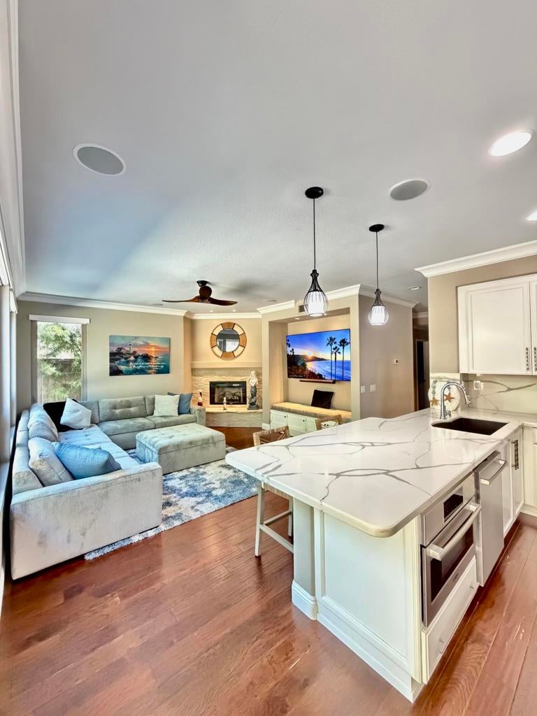 4982 Crestview Drive